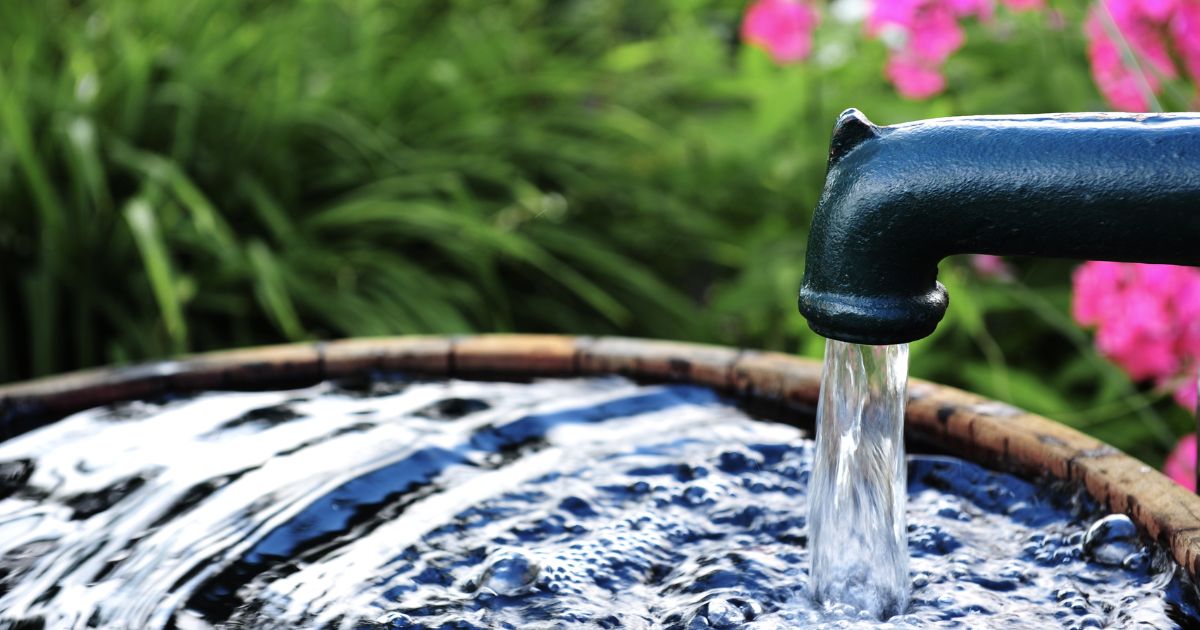 Скважина на песок или артезианская – что лучше?